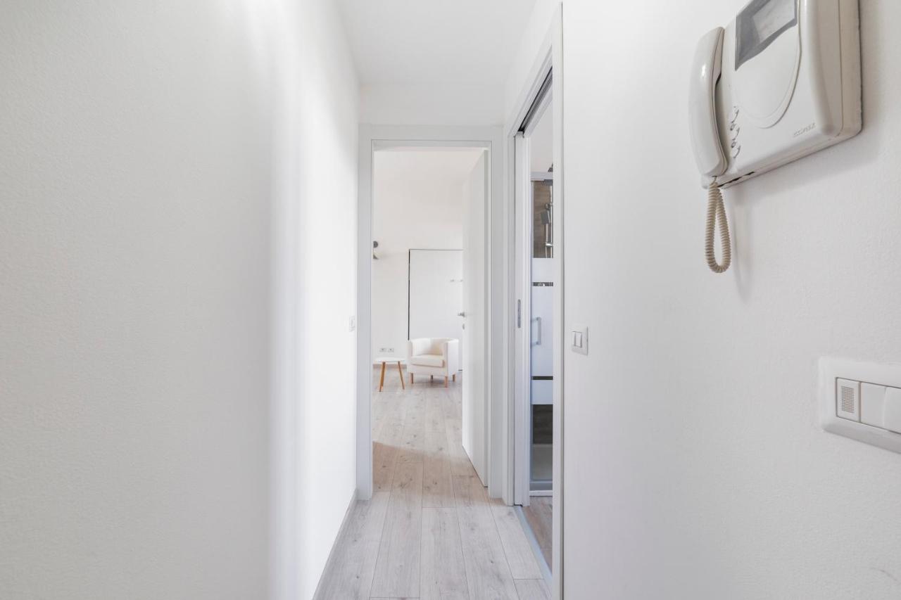 Maciachini Renovated Studio! ミラノ エクステリア 写真